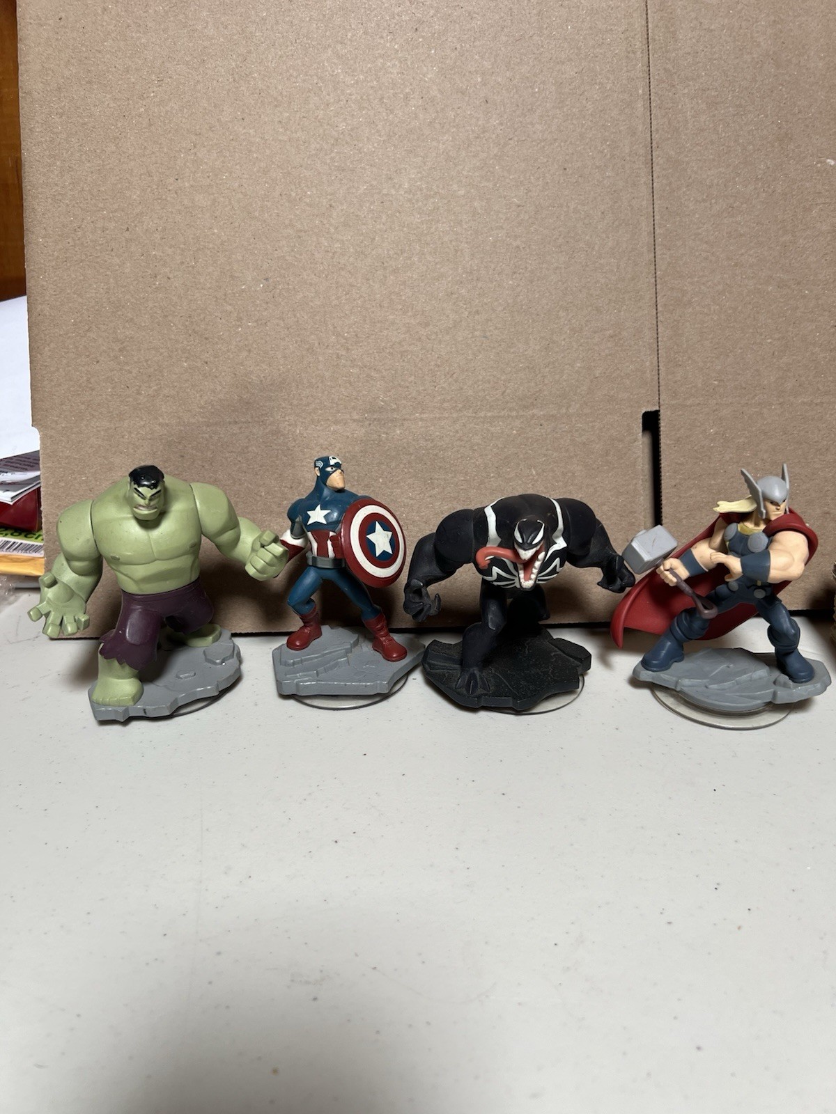 Marvel Hulk Captain America Thor Venom Figure Lot (4) Plastic w/ Accessories