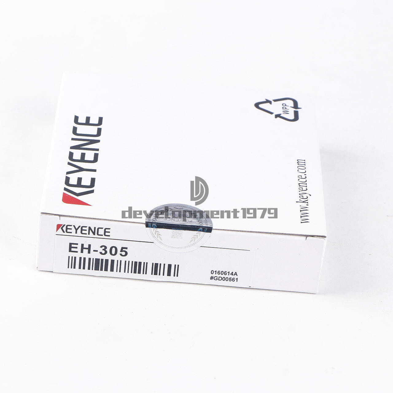 ONE New Keyence EH-305 Proximity Sensor