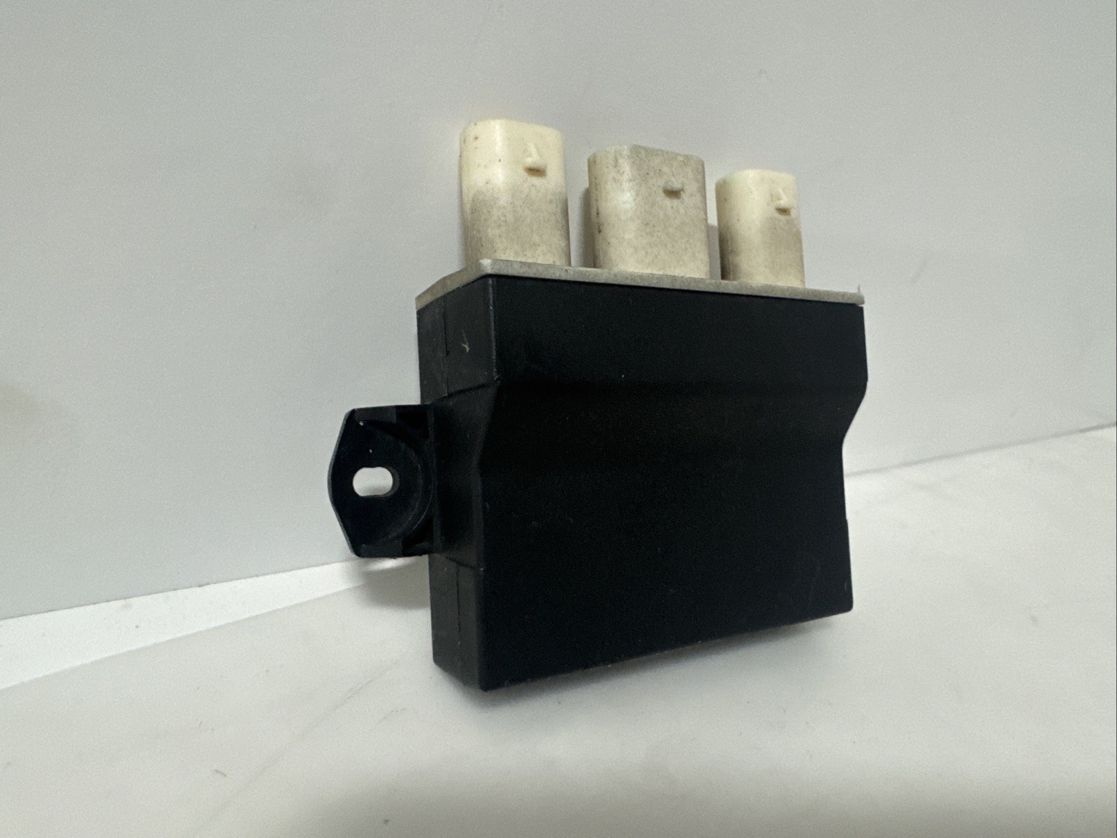 Mercedes-Benz Rear Trunk Switching Sensor Module A2229051005