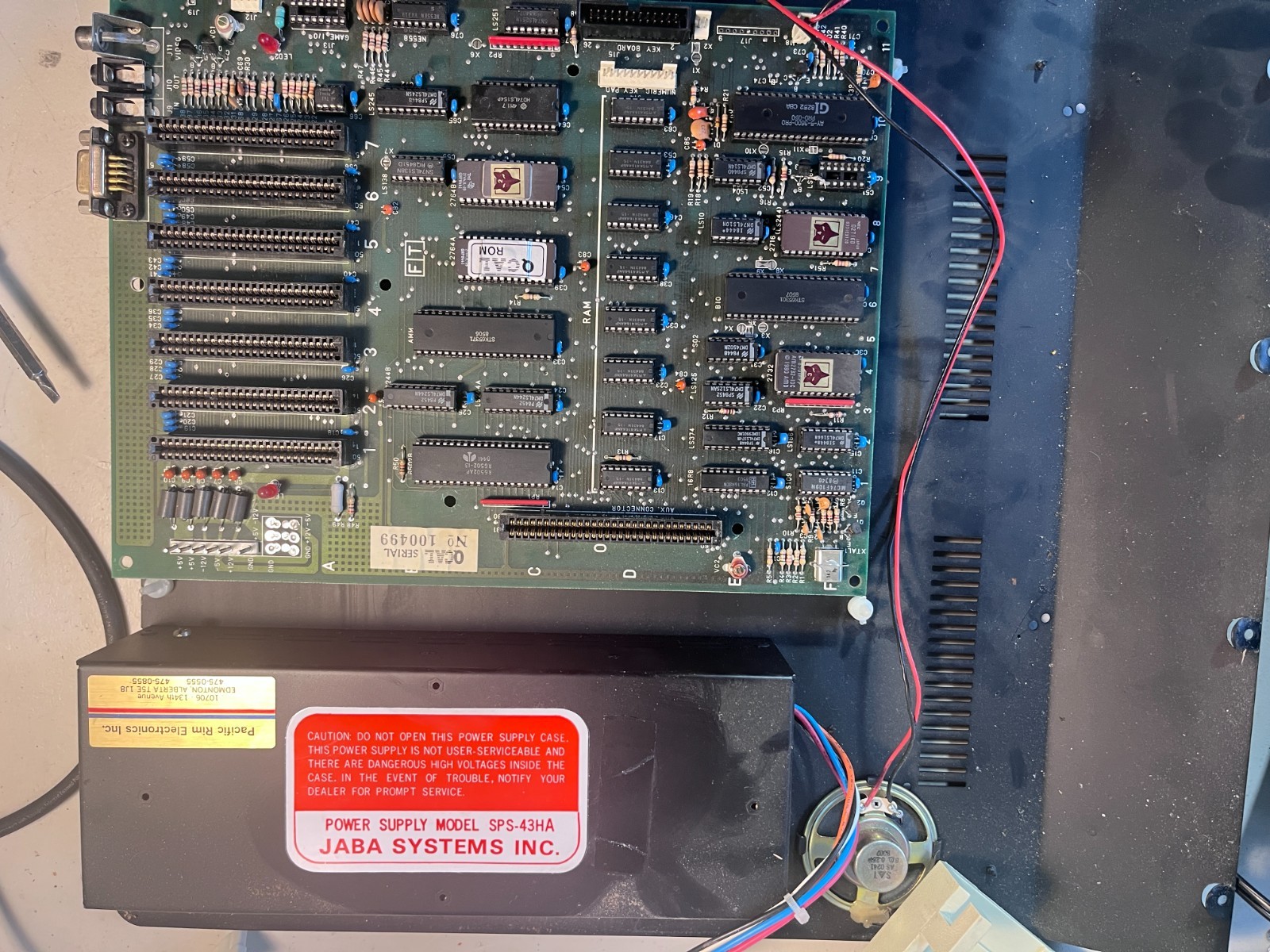 Rare Apple II Clone Dual Processor Computer Canadian Made Microcomputer QCAL 700