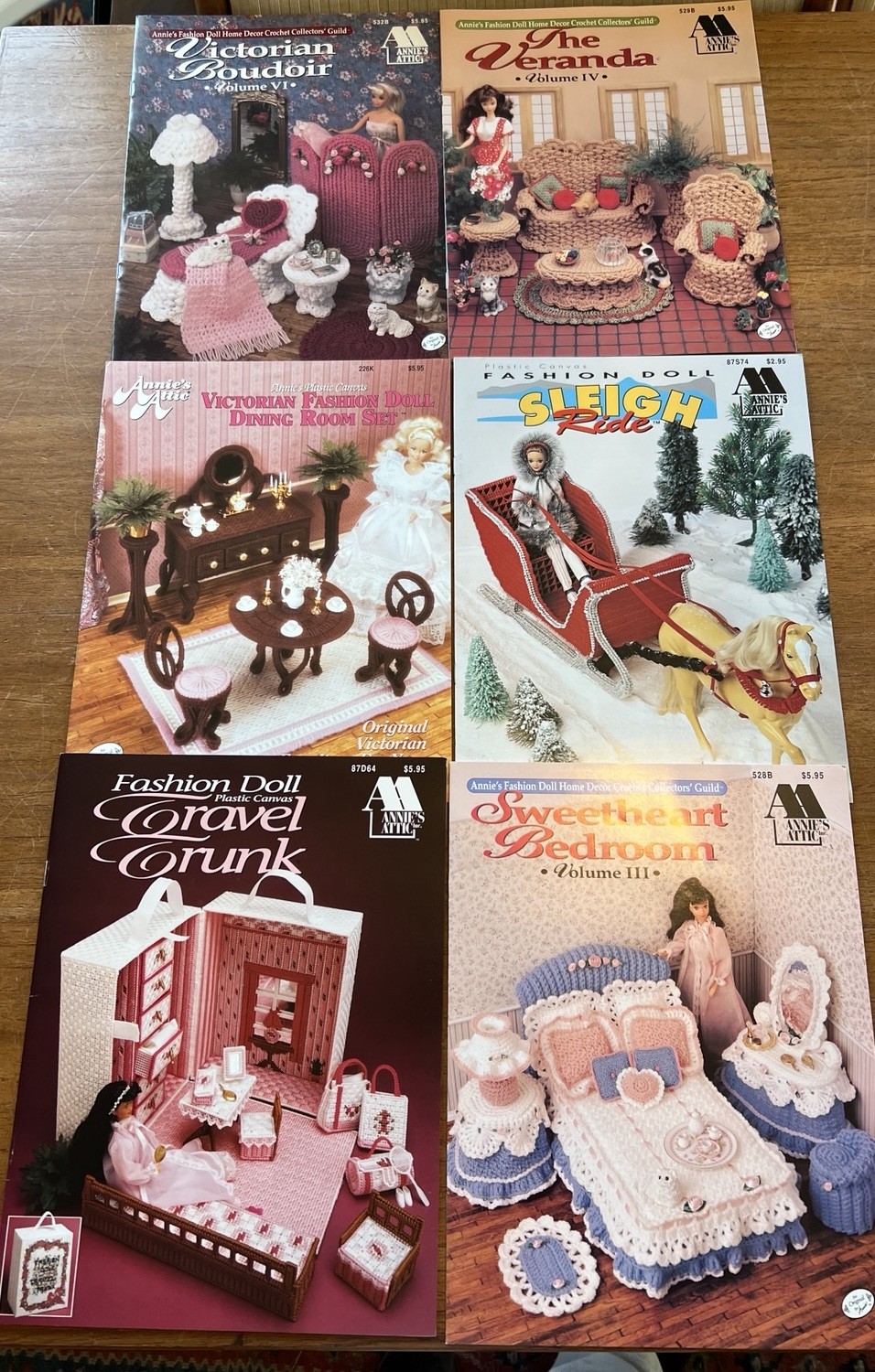 Annie's Attic International Plastic Canvas Club Binder With 54 Patterns