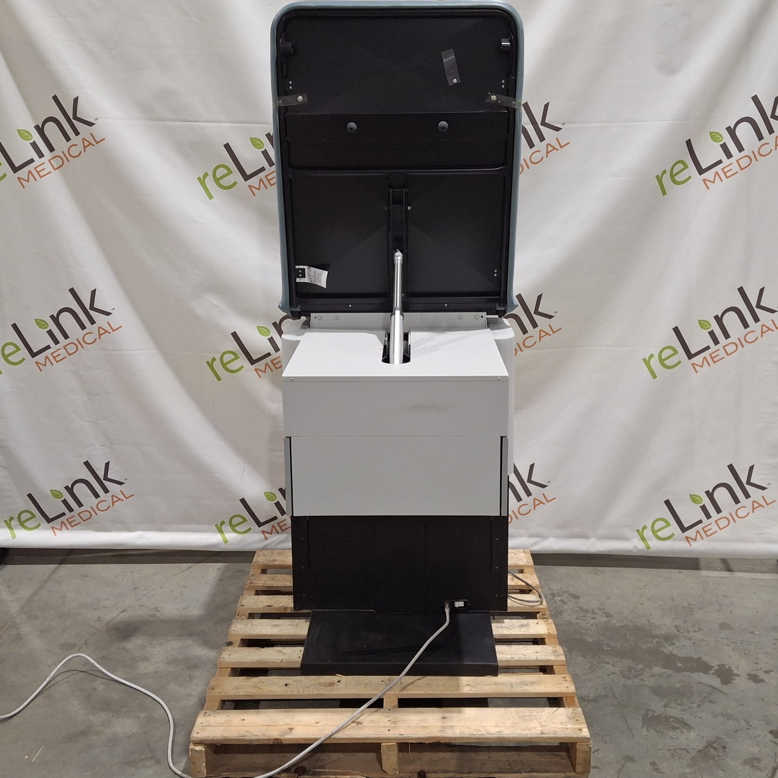 Enochs Encore Power 4200 Exam Chair