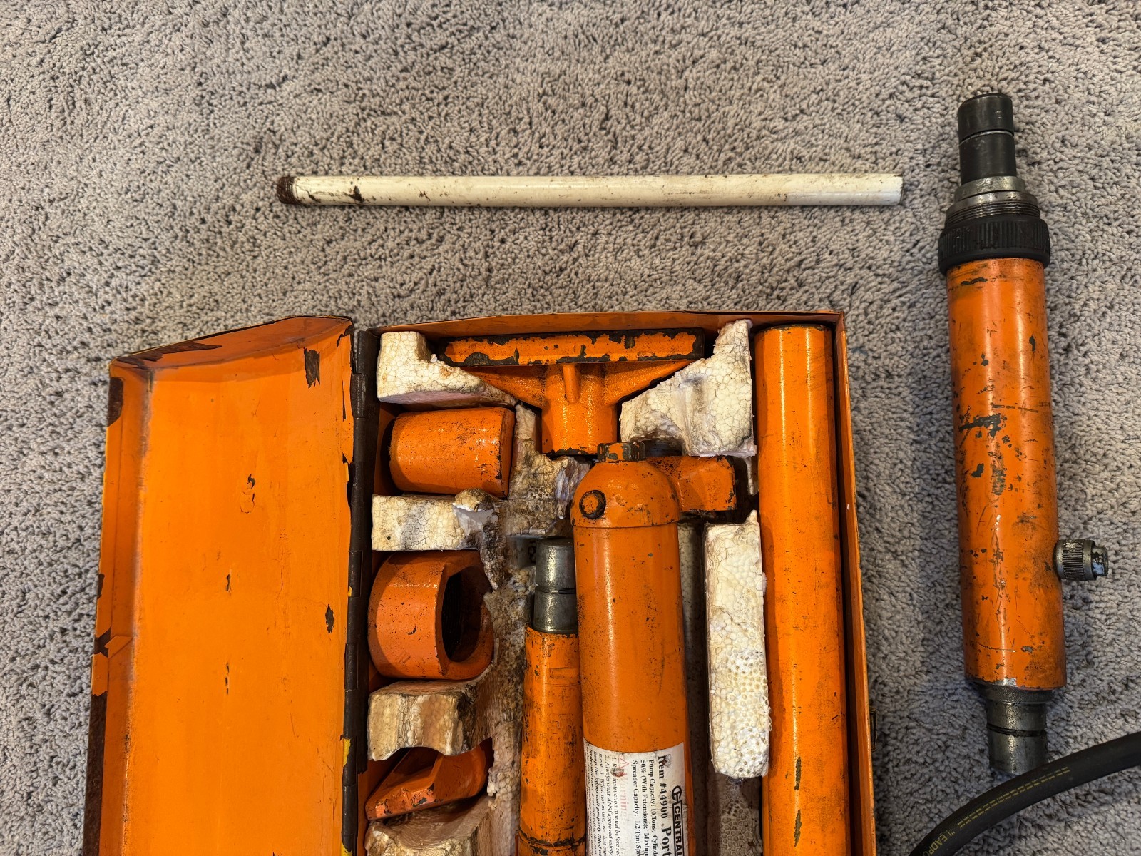 Central Hydraulics 10 Ton Portable Puller Kit