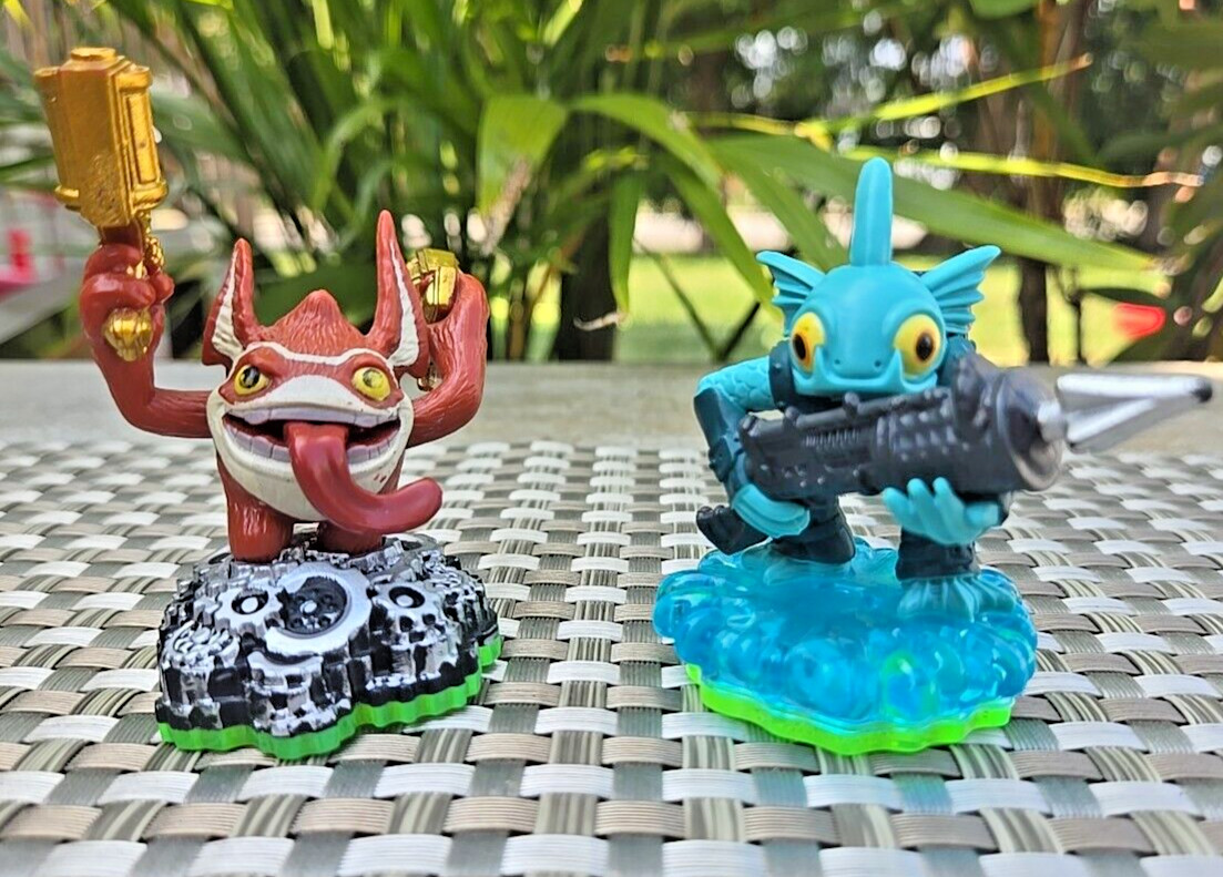 Skylanders Spyro's Trigger Happy & Gill Grunt Figure XBOX Nintendo Wii PS3 PS4 W