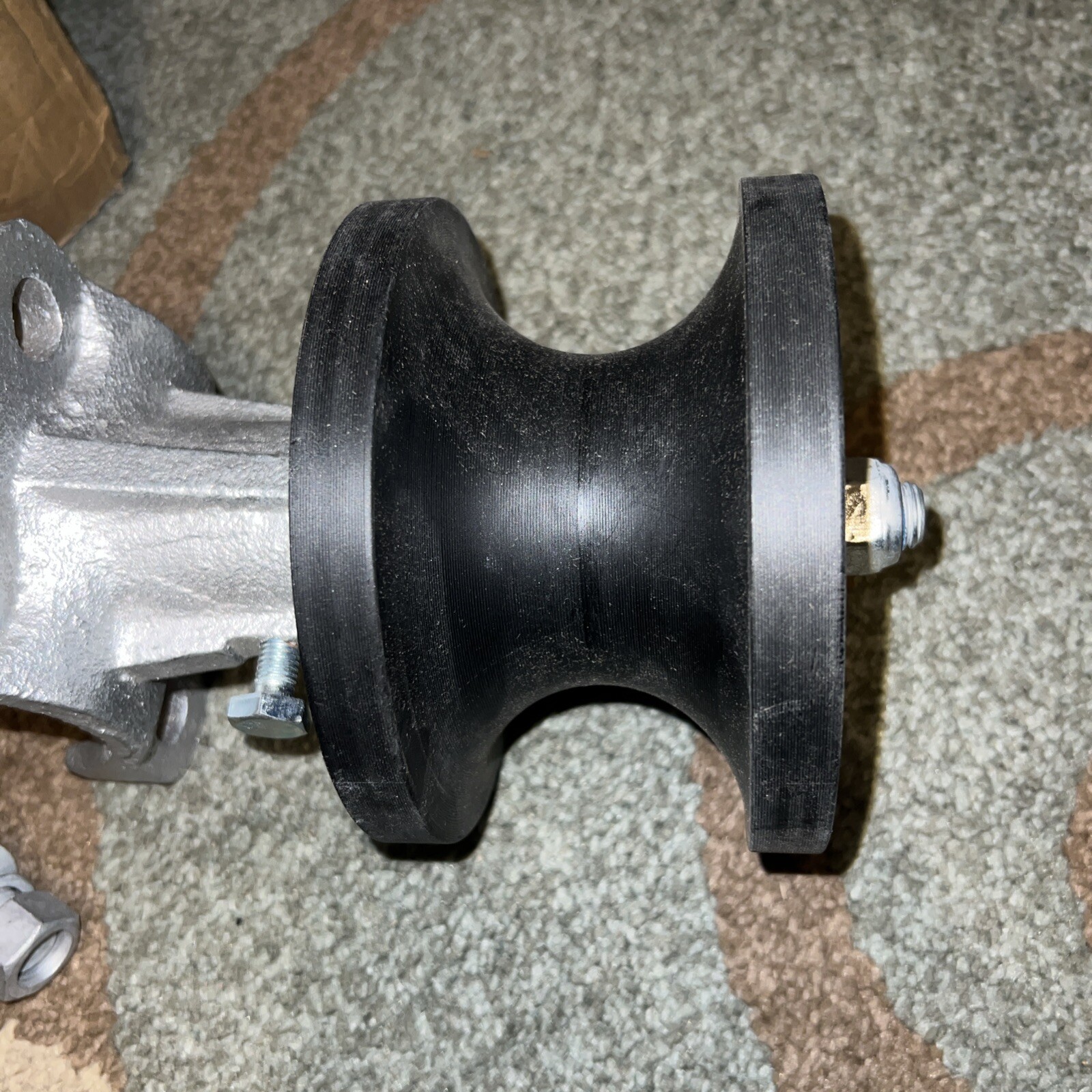 3" Round Post x 2 1/2" Round Gate Frame Nylon Cantilever Roller For Sliding Gate