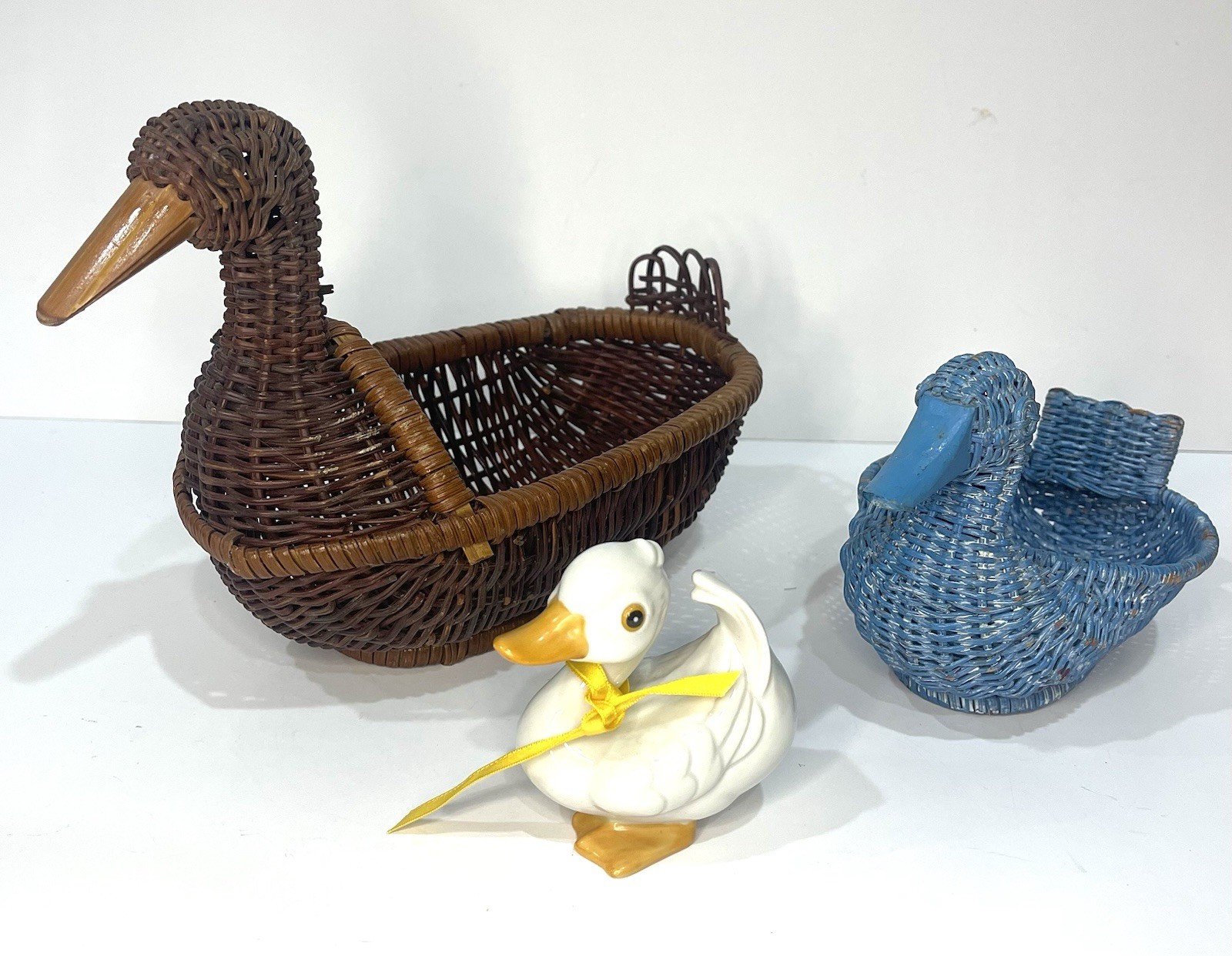 Vtg Ducks-2 Wicker Rattan Basket Wooden Beak 1 HOMCO cottagecore Farmhouse