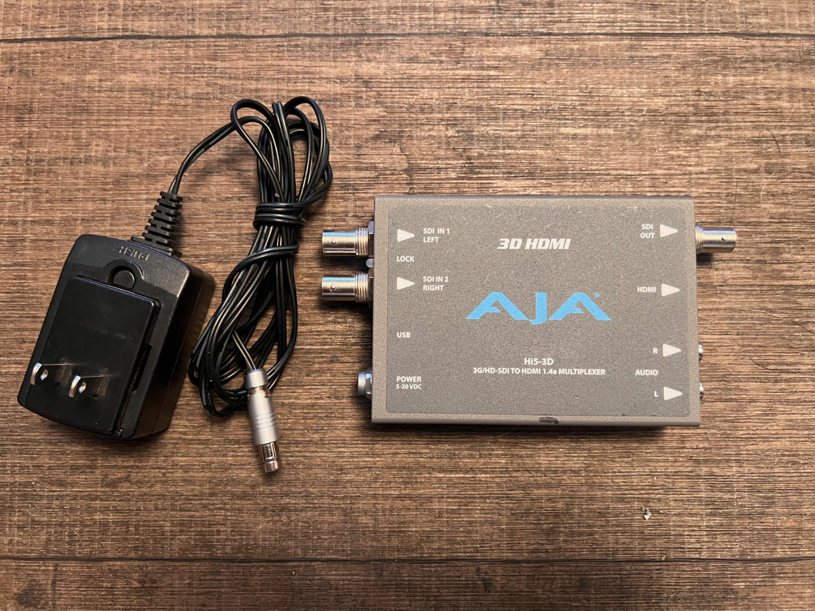 AJA   HI5-3D   HD-SDI and 3G-SDI to HDMI 1.4a Multiplexer With custom pwr