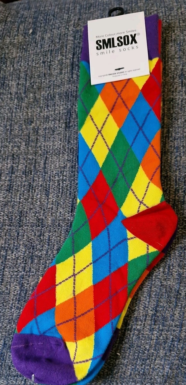 SML SOX COLOURFUL SMILE NOVELTY RAINBOW PRIDE LEFT RIGHT DIFFERENT UK SIZE 4-8
