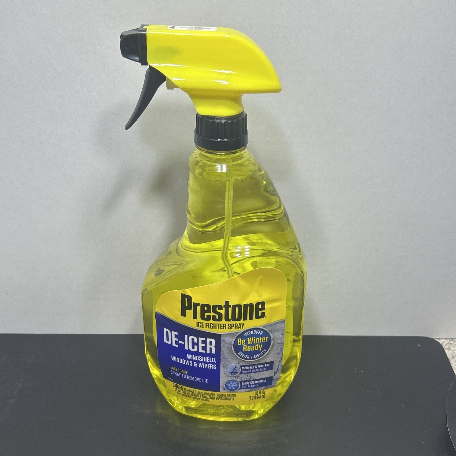 Prestone Ice Fighter Bottle Spray 32oz Windshield/ Window & Wipers Spray De Ice