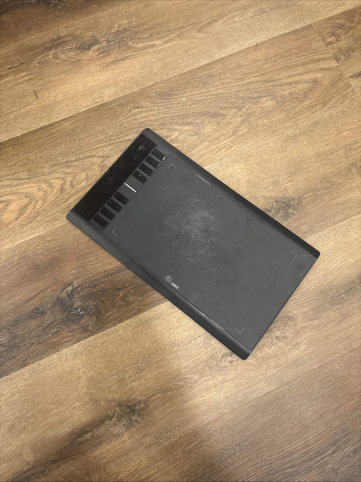 UGEE M708 Tablet