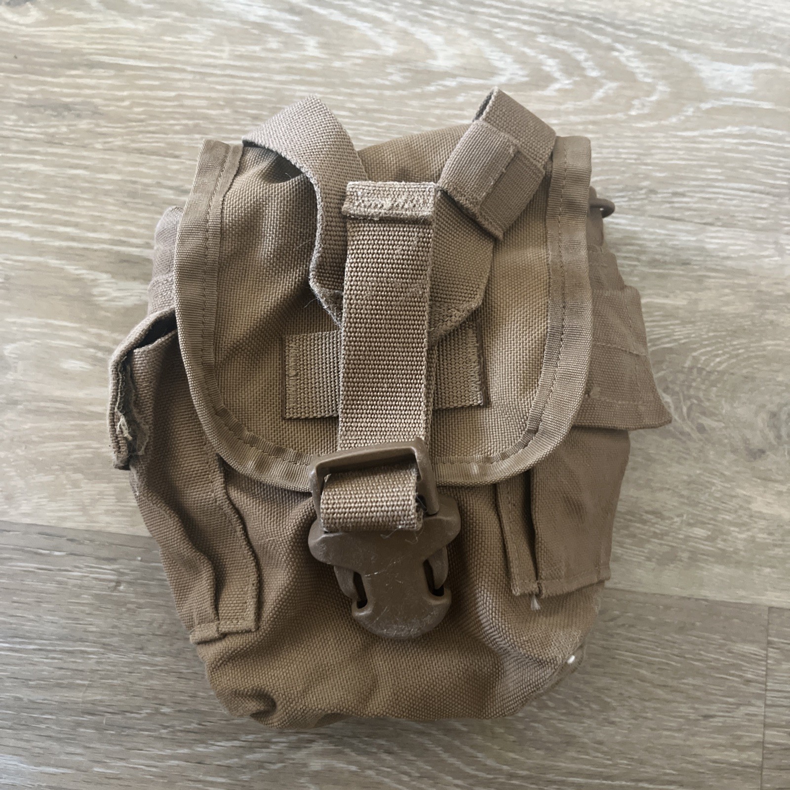 USGI  USMC 1 Quart MOLLE Canteen Cover Pouch Coyote Brown Utility Carrier EXC
