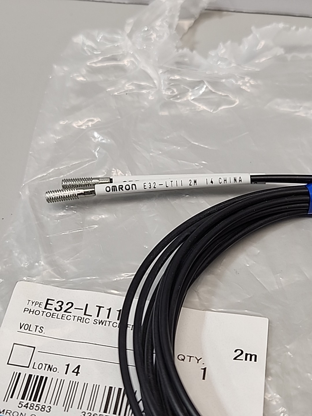 Omron E32-LT11 Fiber Optic Sensor NEW