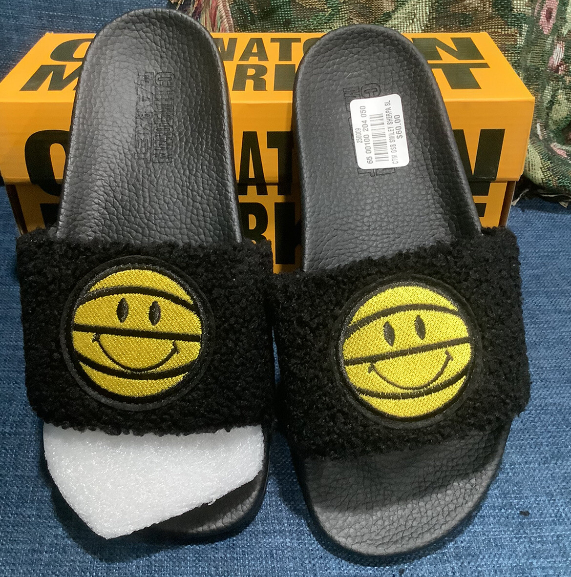 RARE Chinatown Market Smiley Sherpa Bball Slides Sandals Black 250009 Men's