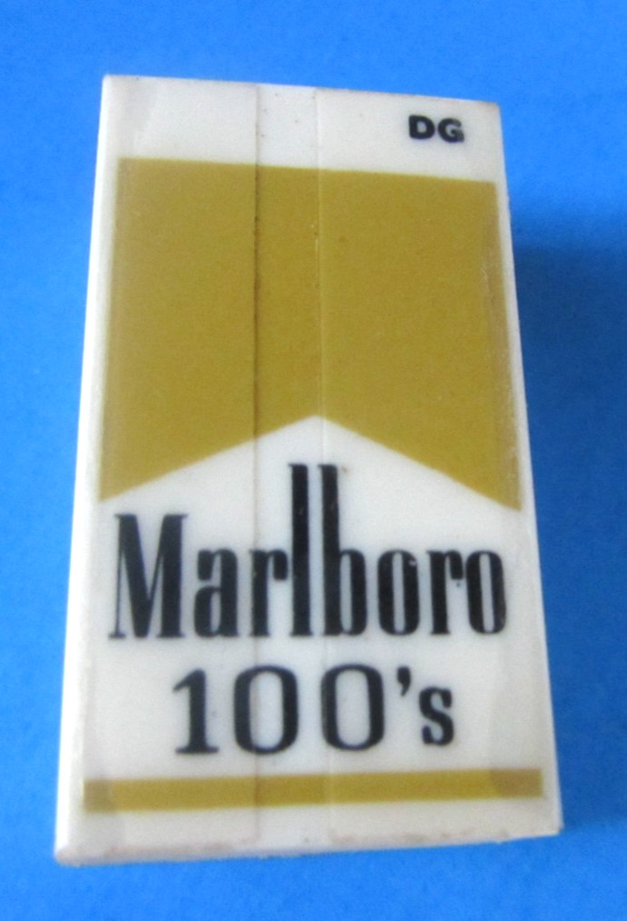 MARLBORO 100's - CIGARETTE VENDING MACHINE - LABEL / TAG - LOT OF 50 UNOPED