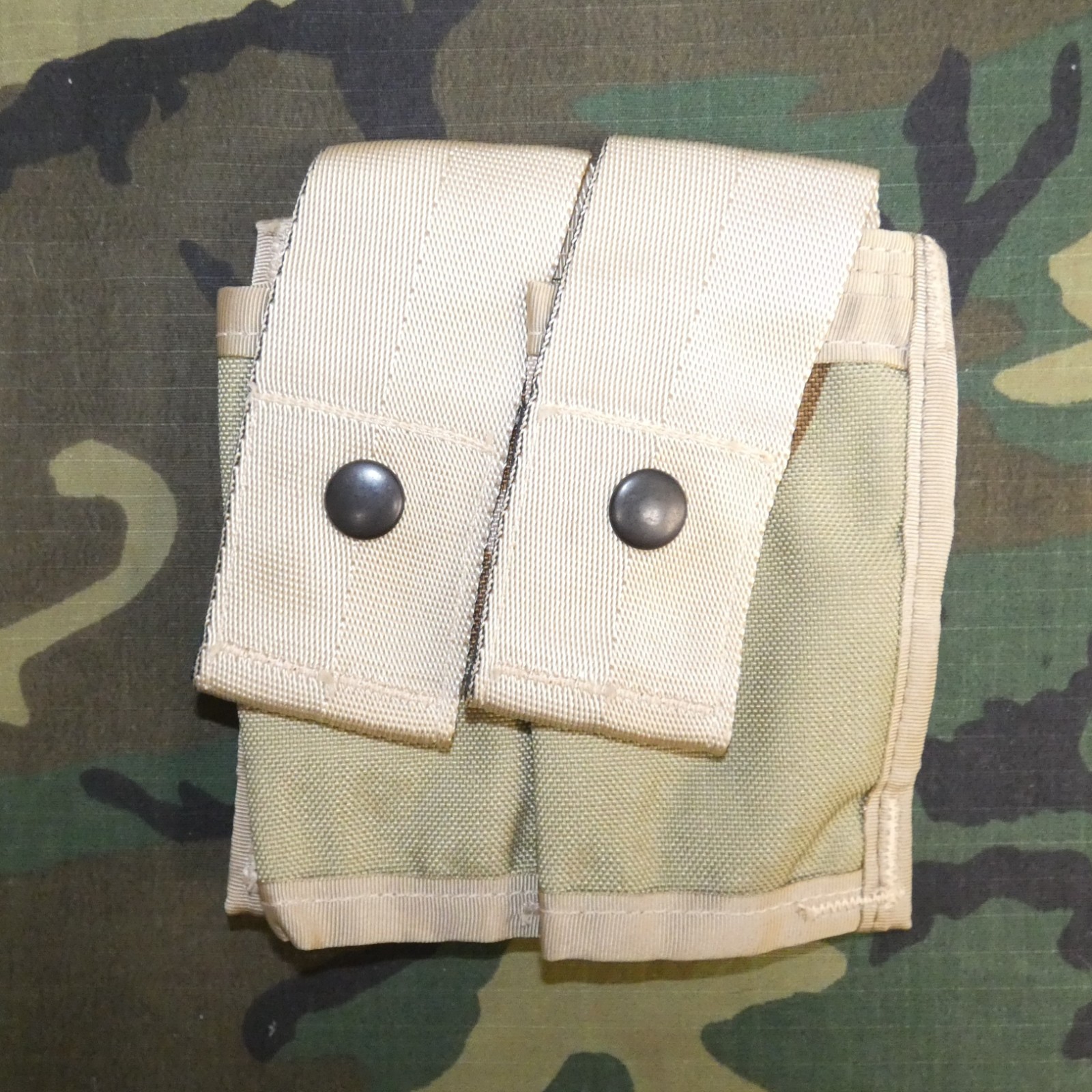 US Army 3-Color DCU Desert Camo Molle II 40mm Pyrotechnic Dual Grenade Pouch