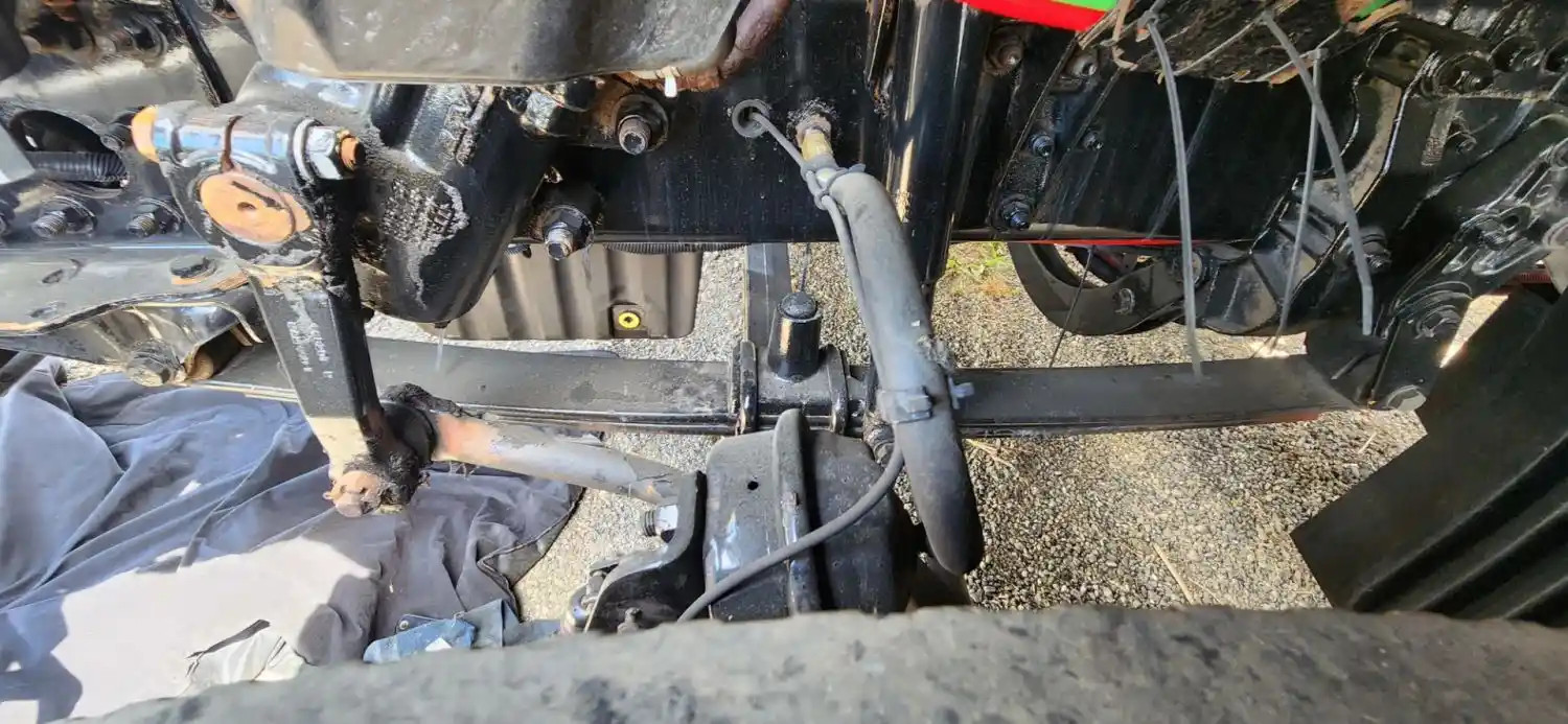 (Used) 2015 Freightliner Cascadia 113, FRONT LEAF SPRINGS Front Leaf & Springs