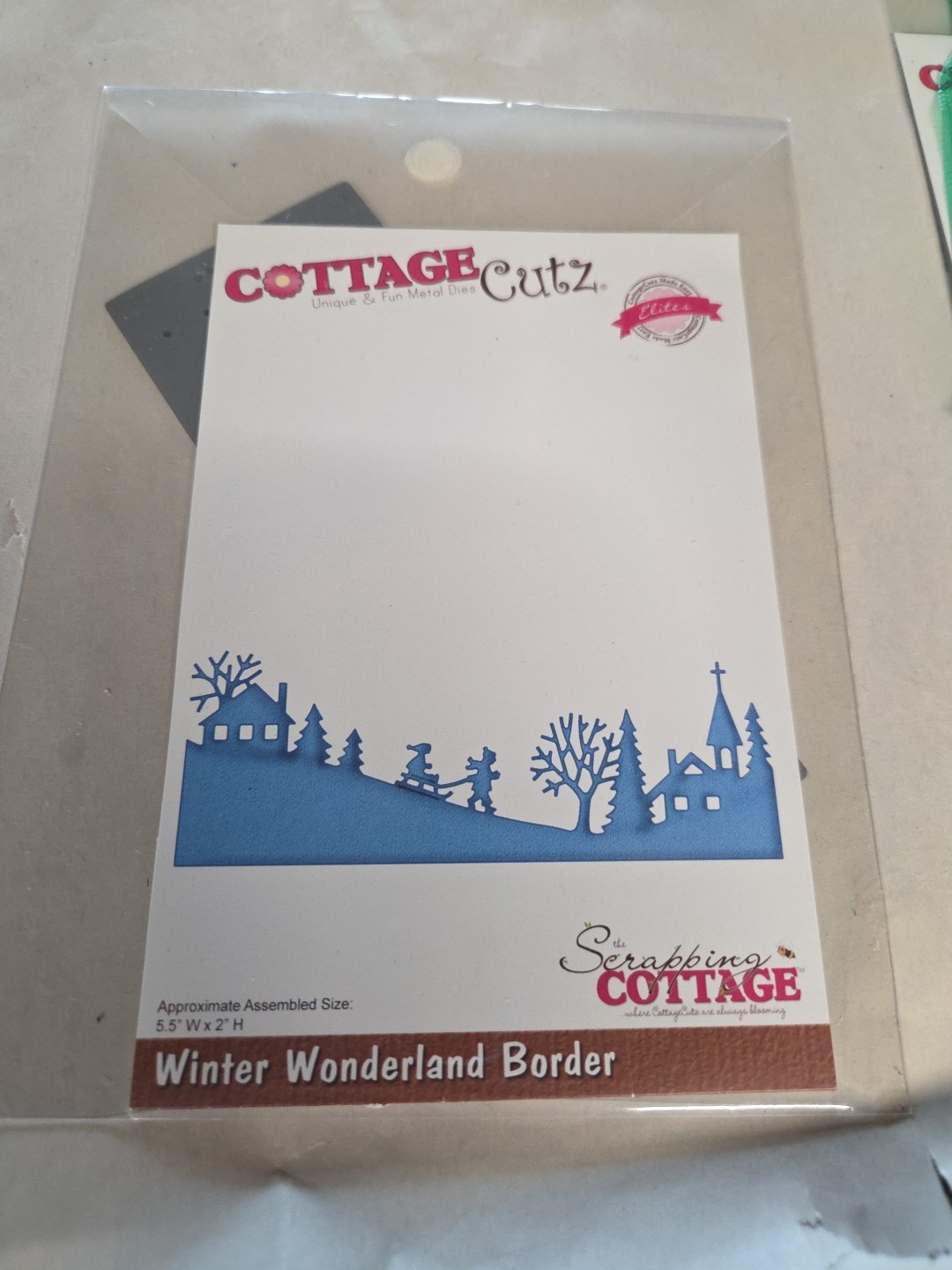 Cottage Cutz Die Winter Wonderland Border