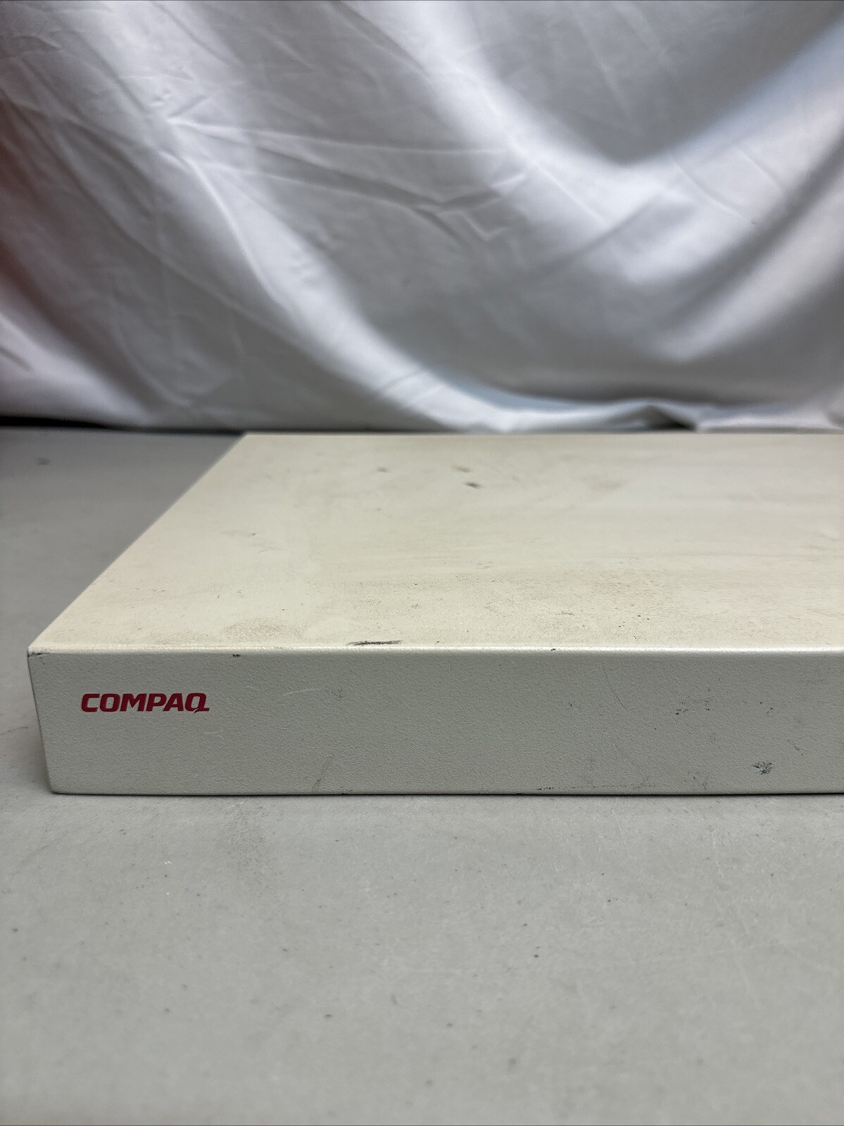 COMPAQ 242696-001 4-PORT KVM SWITCH SERIES 4115 UNTESTED