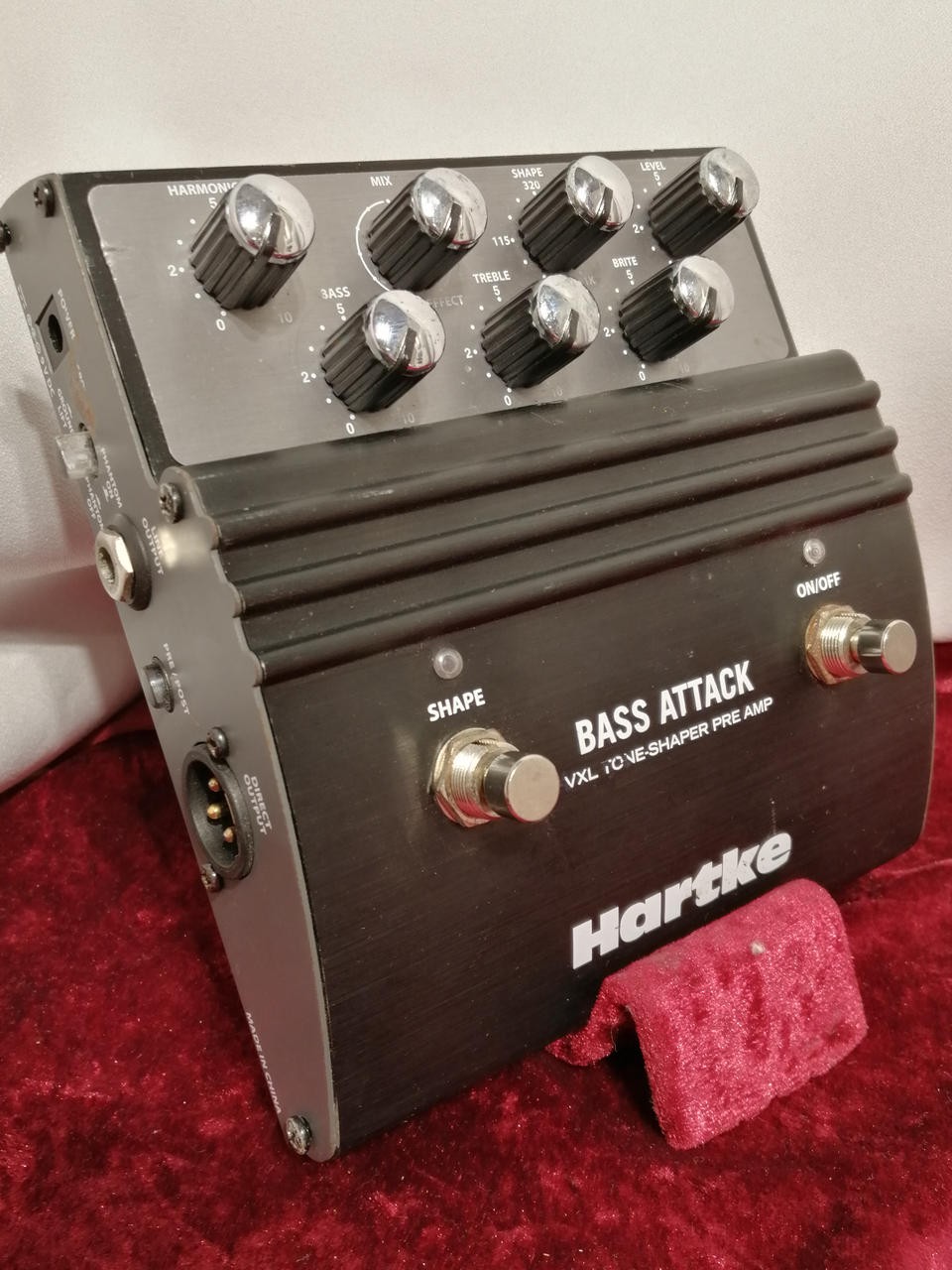 Hartke Bass Attack Distortion Effects Pedal with DI & Shape/Harmonics Knobs