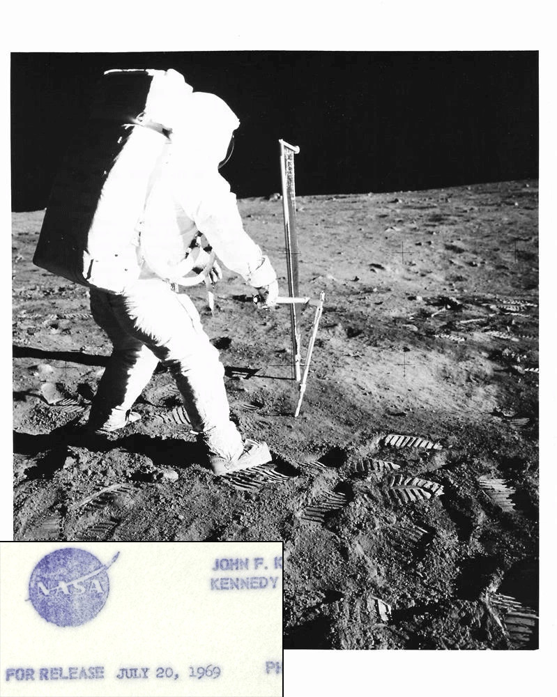 Neil Armstrong Buzz Aldrin NASA Original Space Moon Landing Apollo-11 1969 Photo