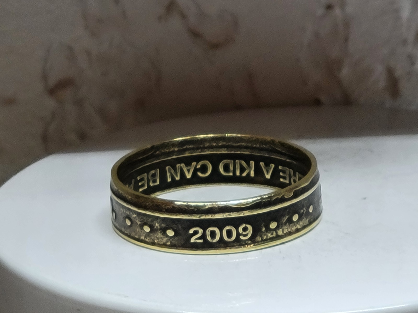 CHUCK e CHEESE - 2009 - Size 12 Token Coin Ring
