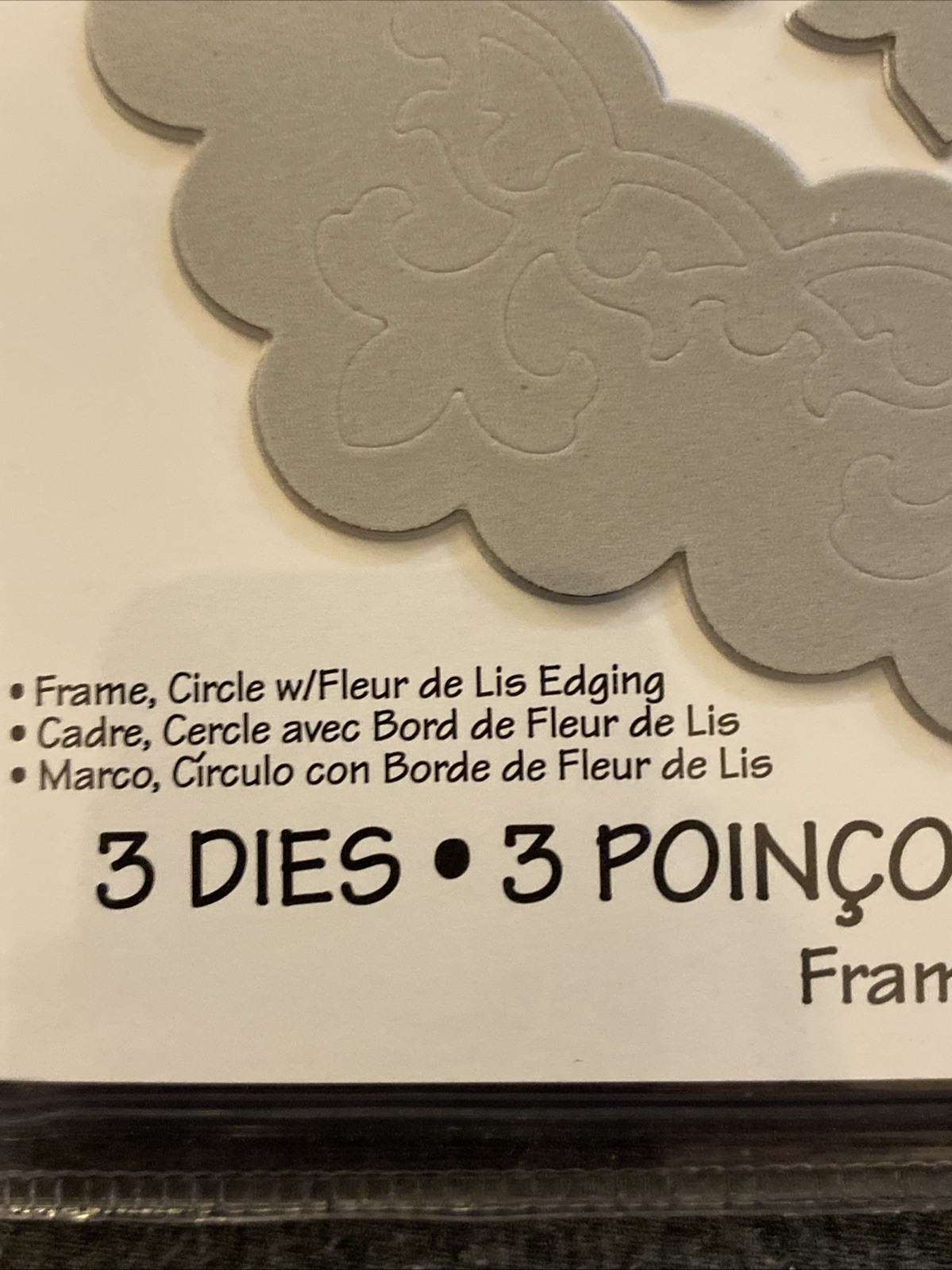 SISSIX Die Cut Framelits - Fleur de Lis Edging NEW