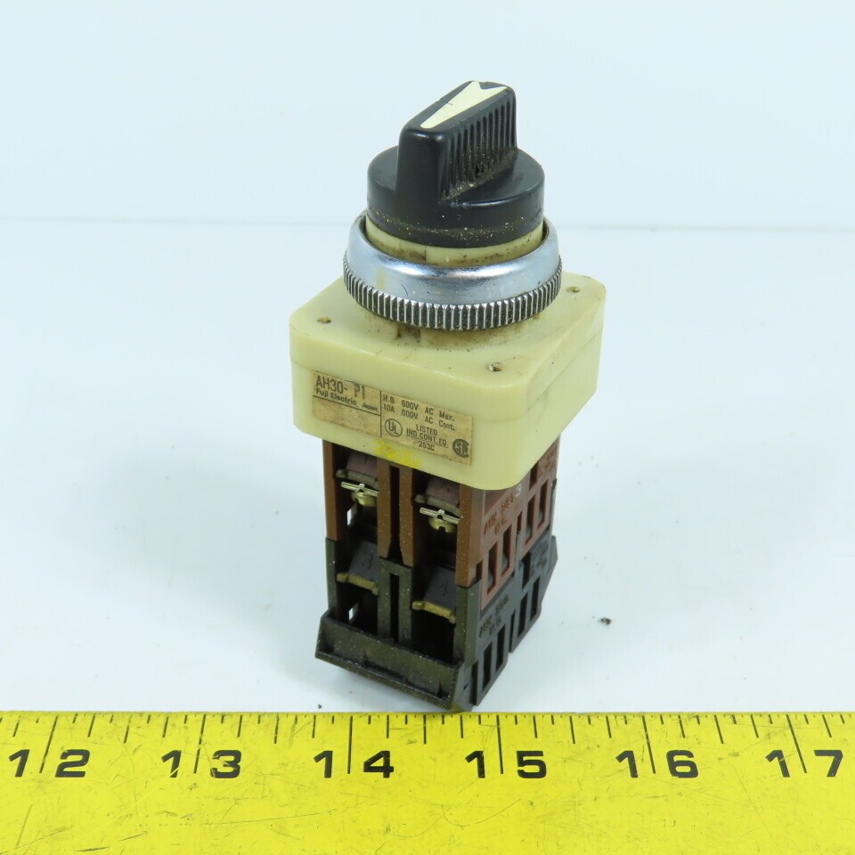 Fuji AH30-P1 3-Position Spring Return Selector Switch 600VAC 10A