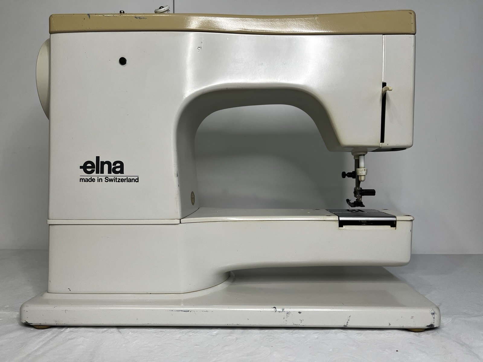ELNA TSP 72c Sewing Machine w/Case **For Parts**