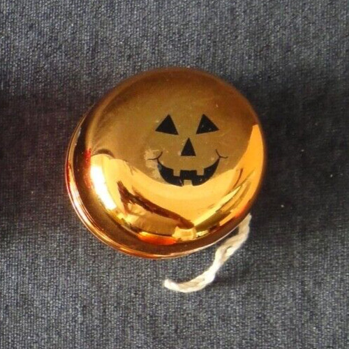 Metallic Orange Color Plastic Yo-Yo with Halloween Pumpkin Face