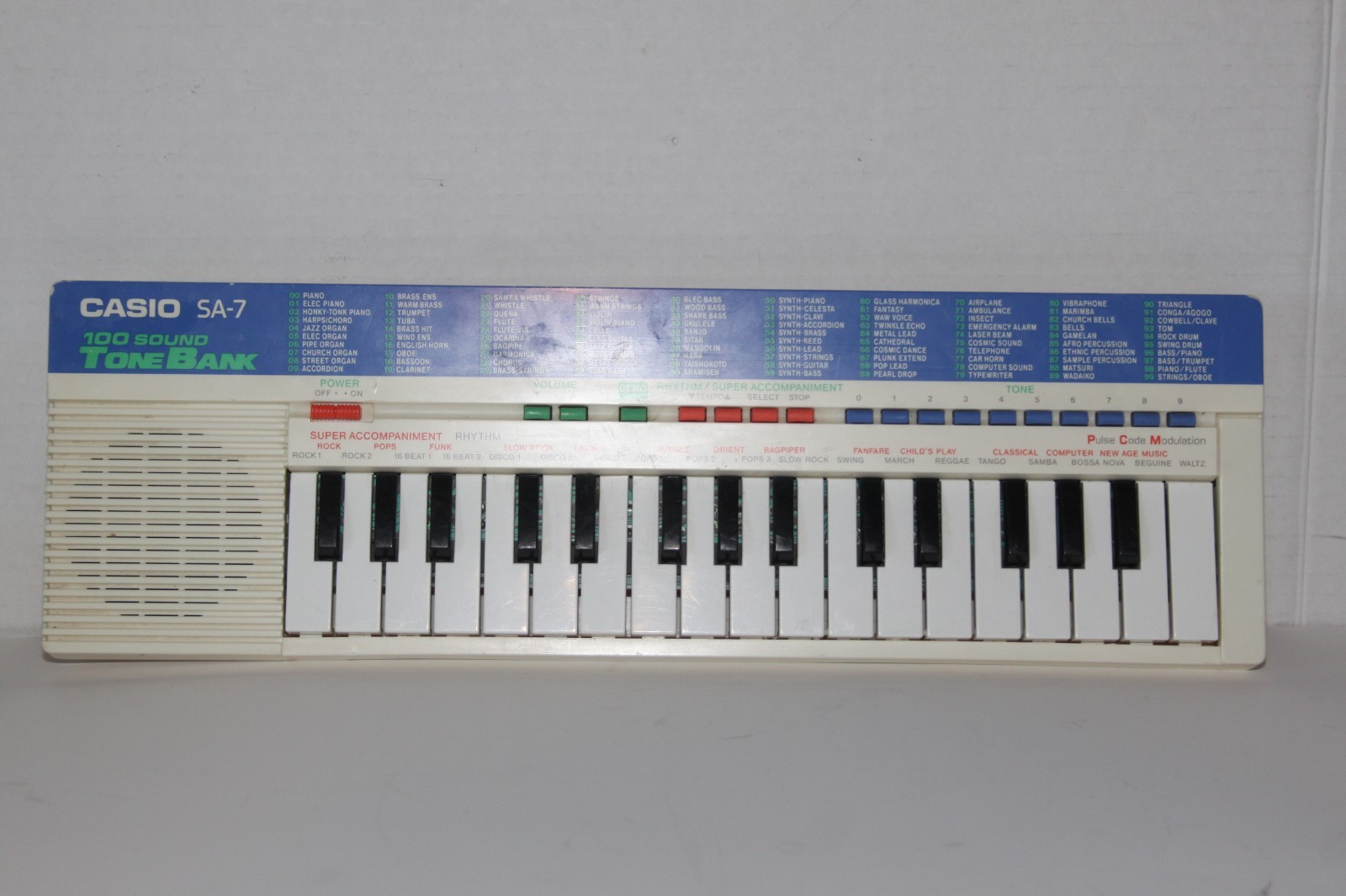 Vintage Casio 100 Sound Tone Bank SA-7 Keyboard