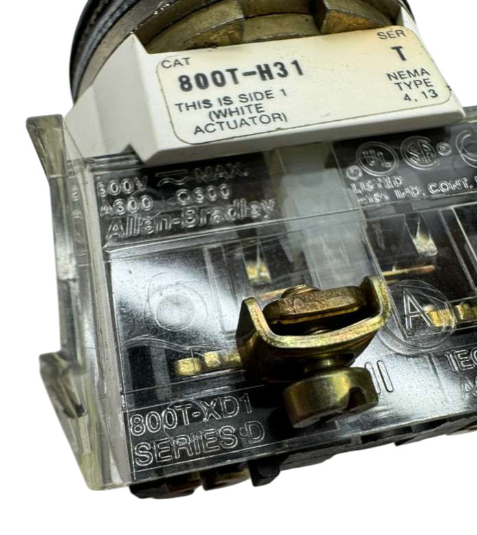 Allen-Bradley 800T-H31 Maintained 30mm Selector Switch 2 Position *Please Read*
