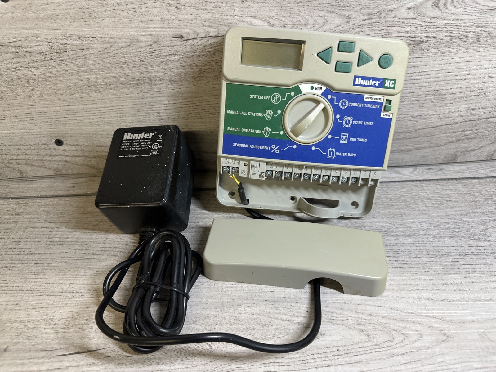 Hunter X-Core 6-Station Zone XC600i Sprinkler Irrigation Timer Controller Indoor