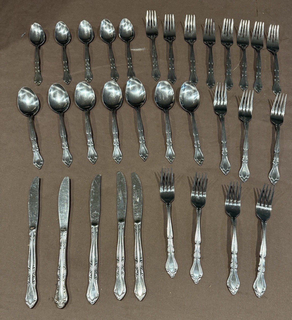 Rogers AUBERGE Stanley Roberts Stainless Steel Flatware Lot Of 32 Pcs. Korea