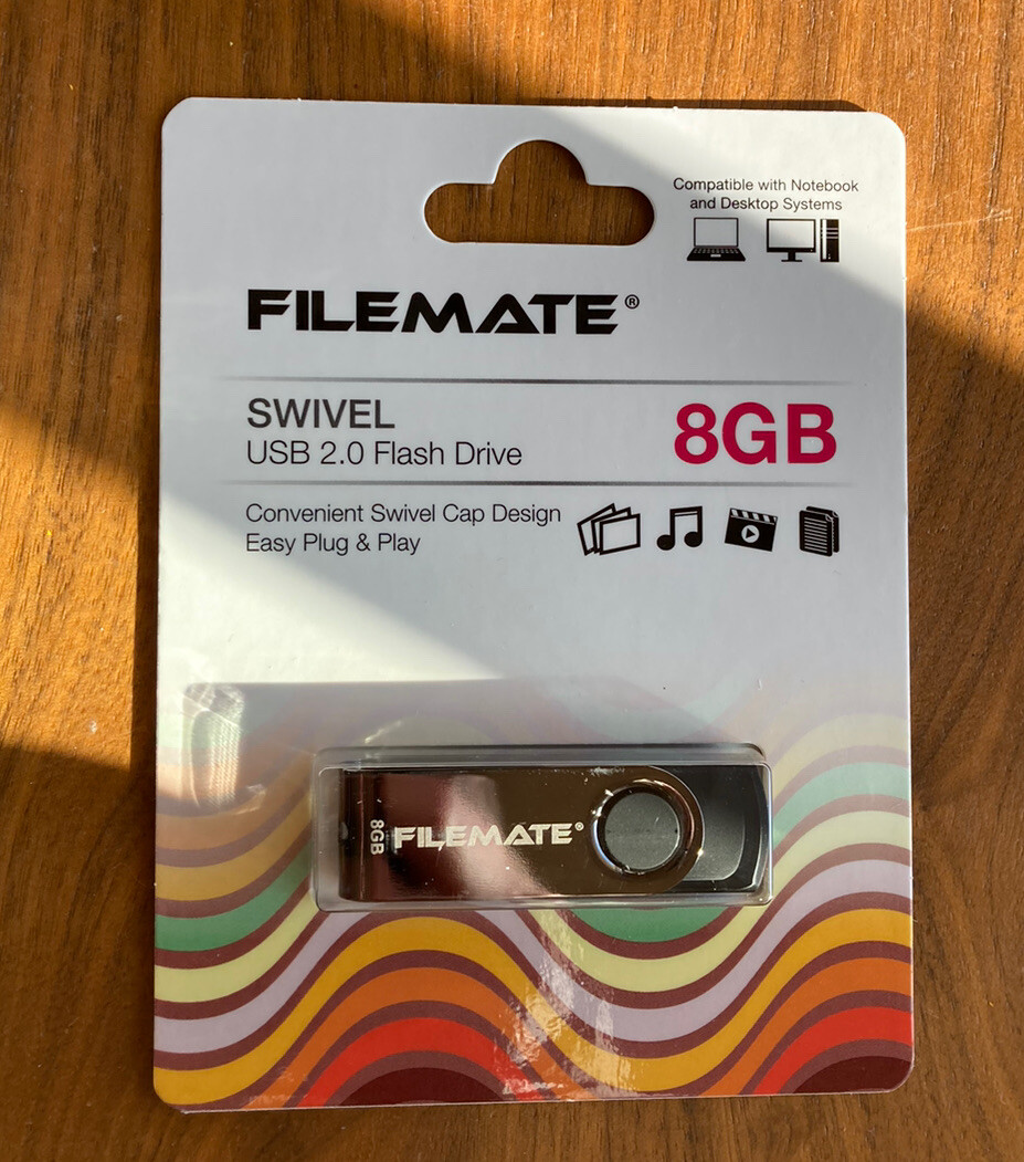 Wintec 3FMUSB8GWB-R Swivel 8GB USB Flash Drive