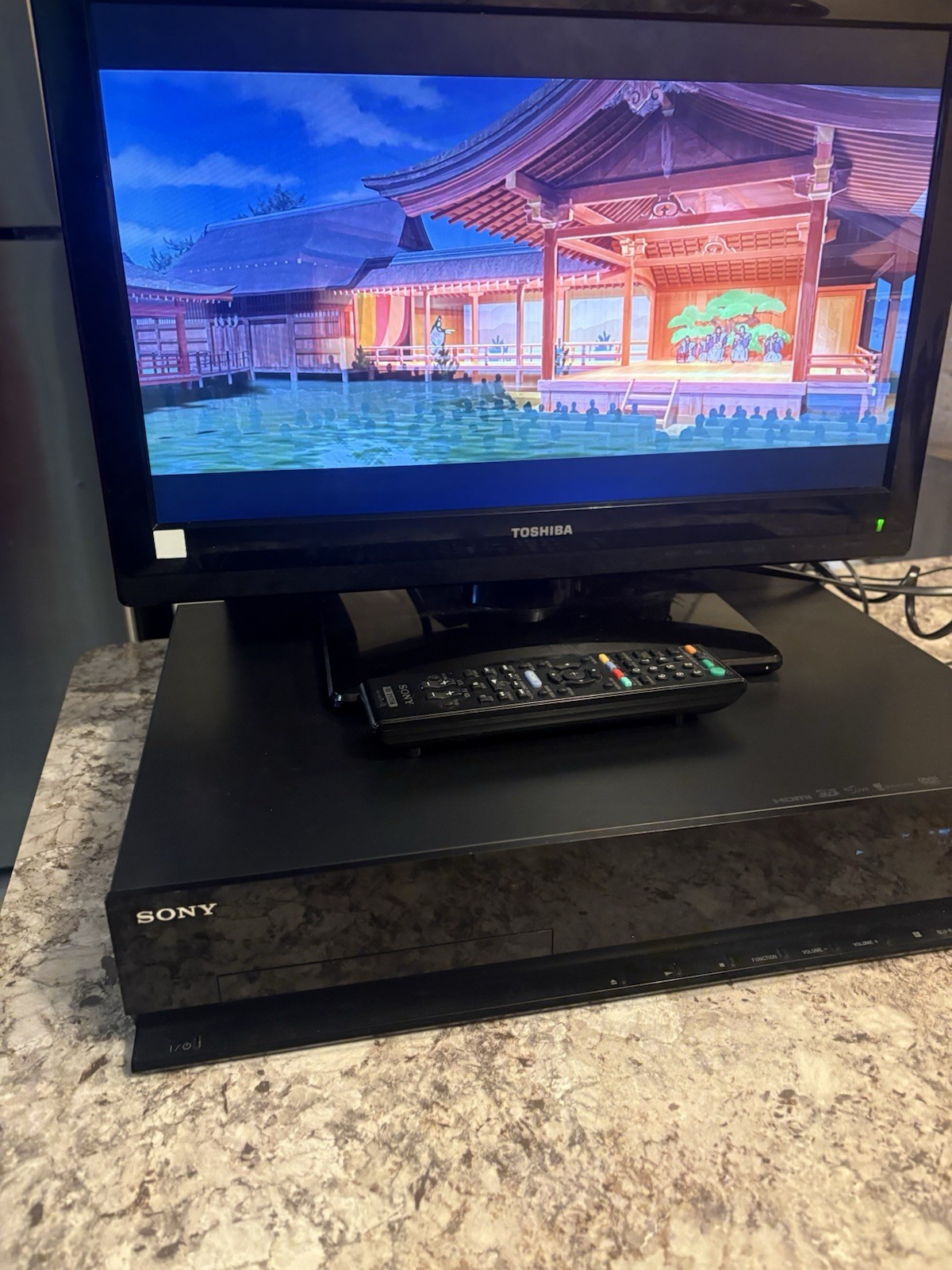 Sony BDV-E570 3D WiFi BluRay DVD Player Home Theater With Remote TESTED