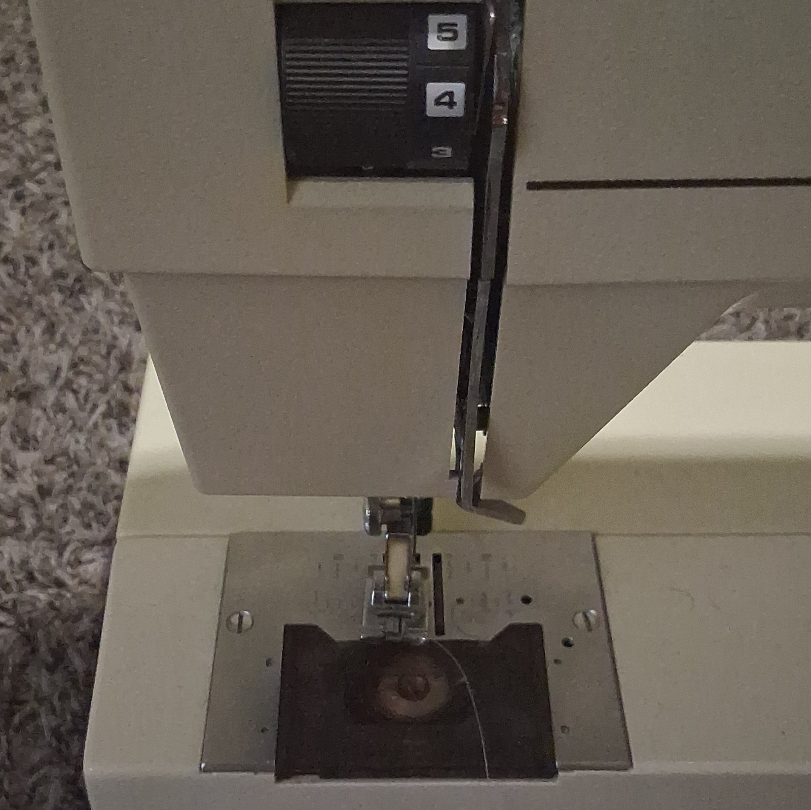 White Sewing Machine Model 8600 120V 60Hz