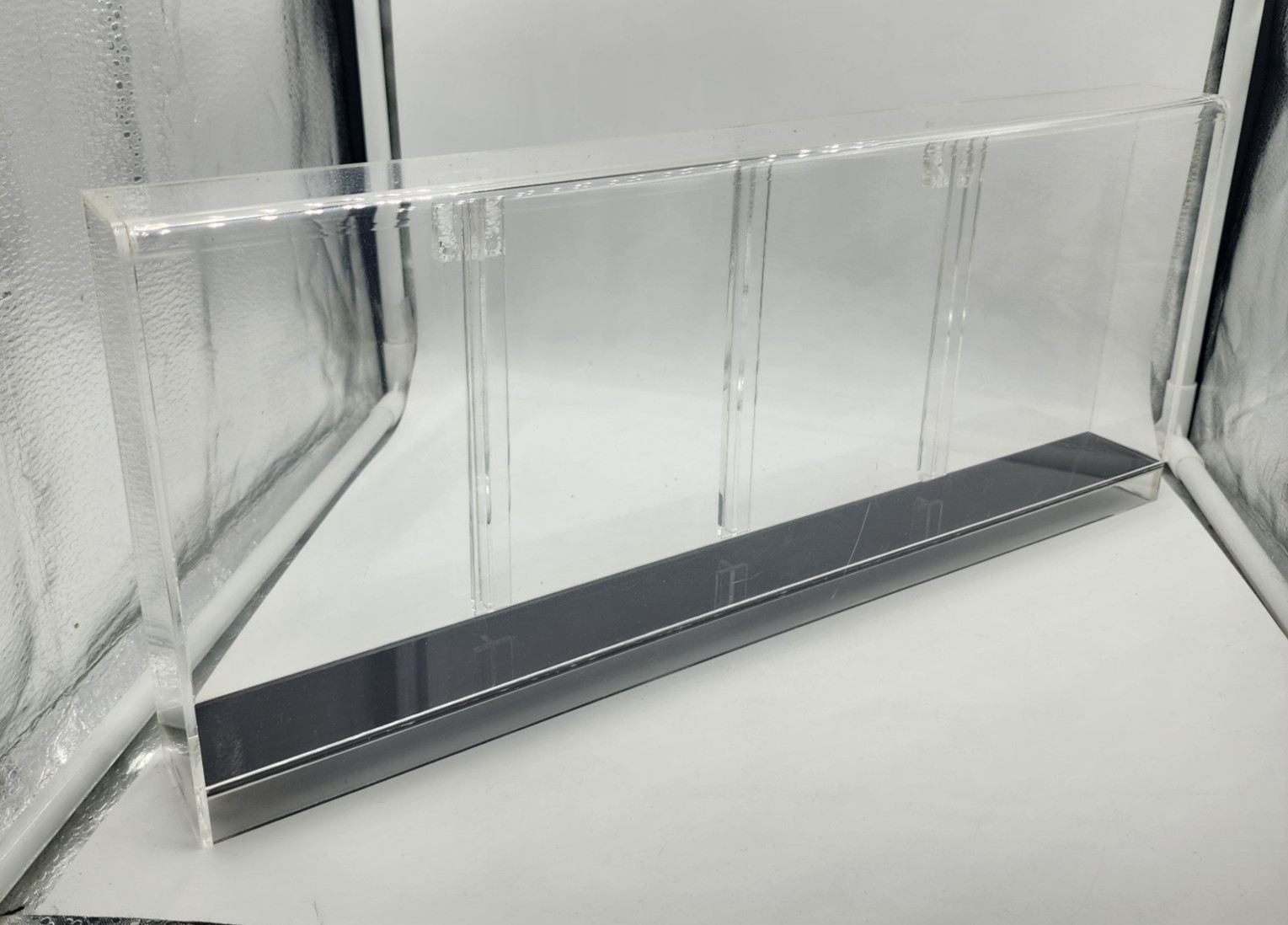 Hot Wheels 4-Car Mainline Acrylic Wall Mount Display