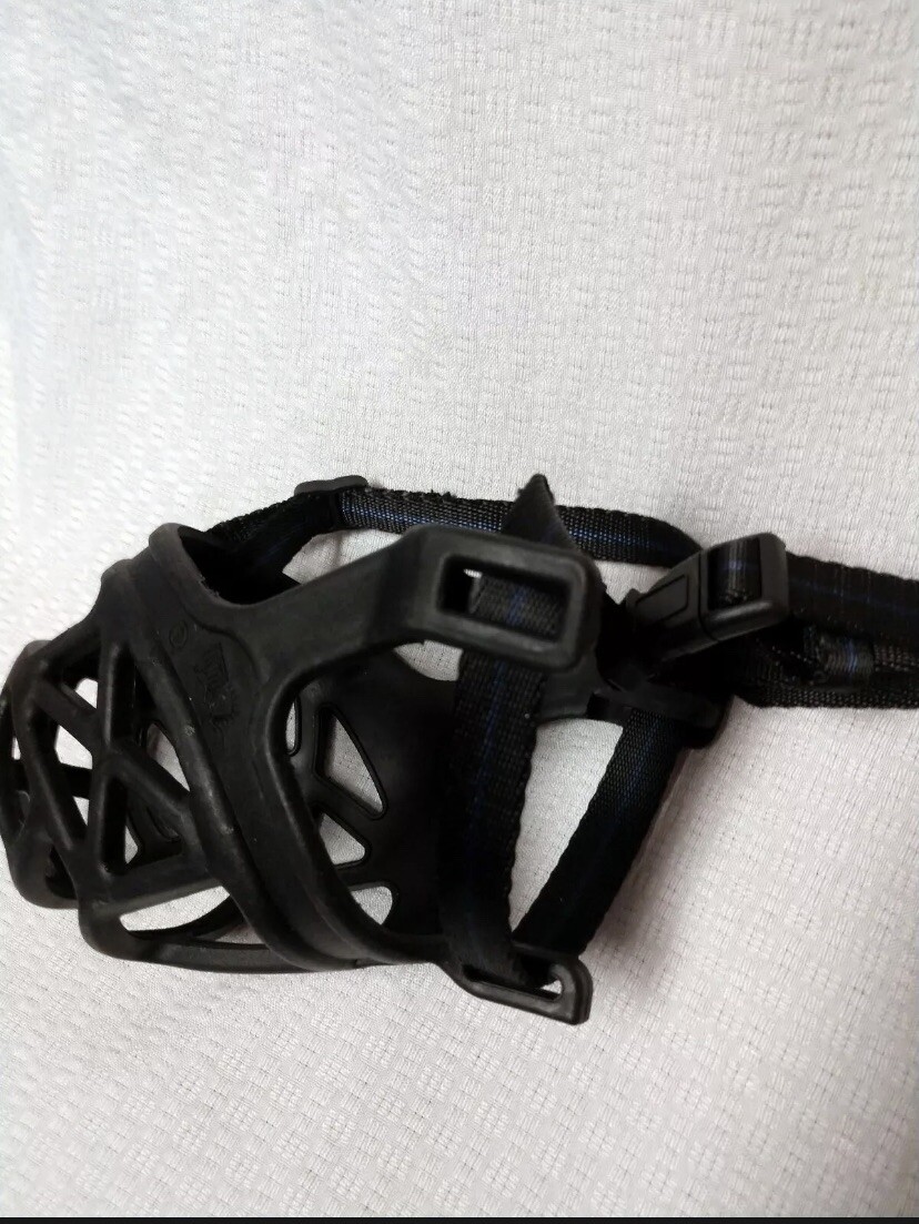 Lili Mascota Dog Muzzle - MEDIUM - Black Size 2- NEW!