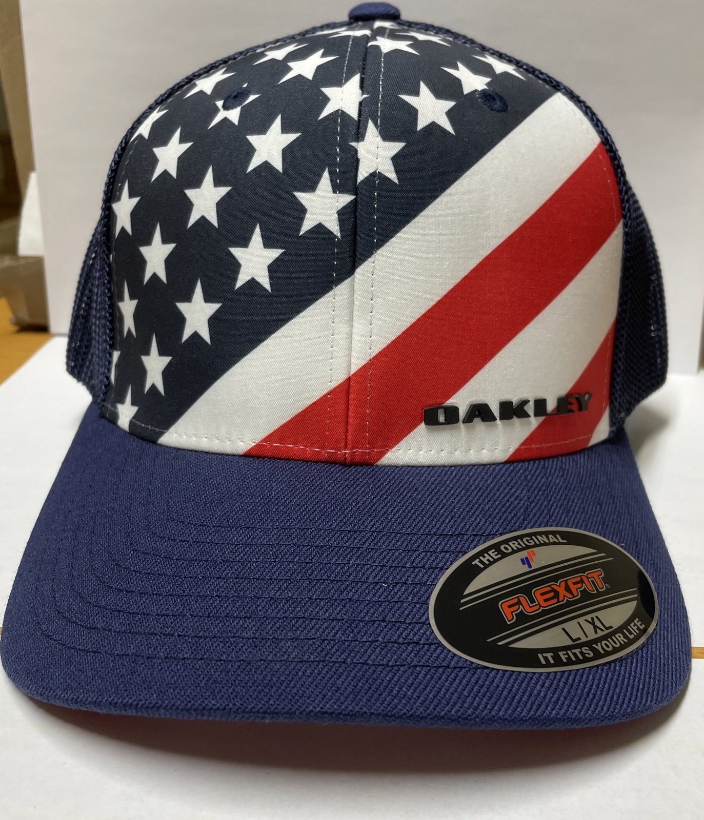 New Limited OAKLEY INDY Stretch USA American Flag Fitted Mesh Hat/Cap S/M  L/XL