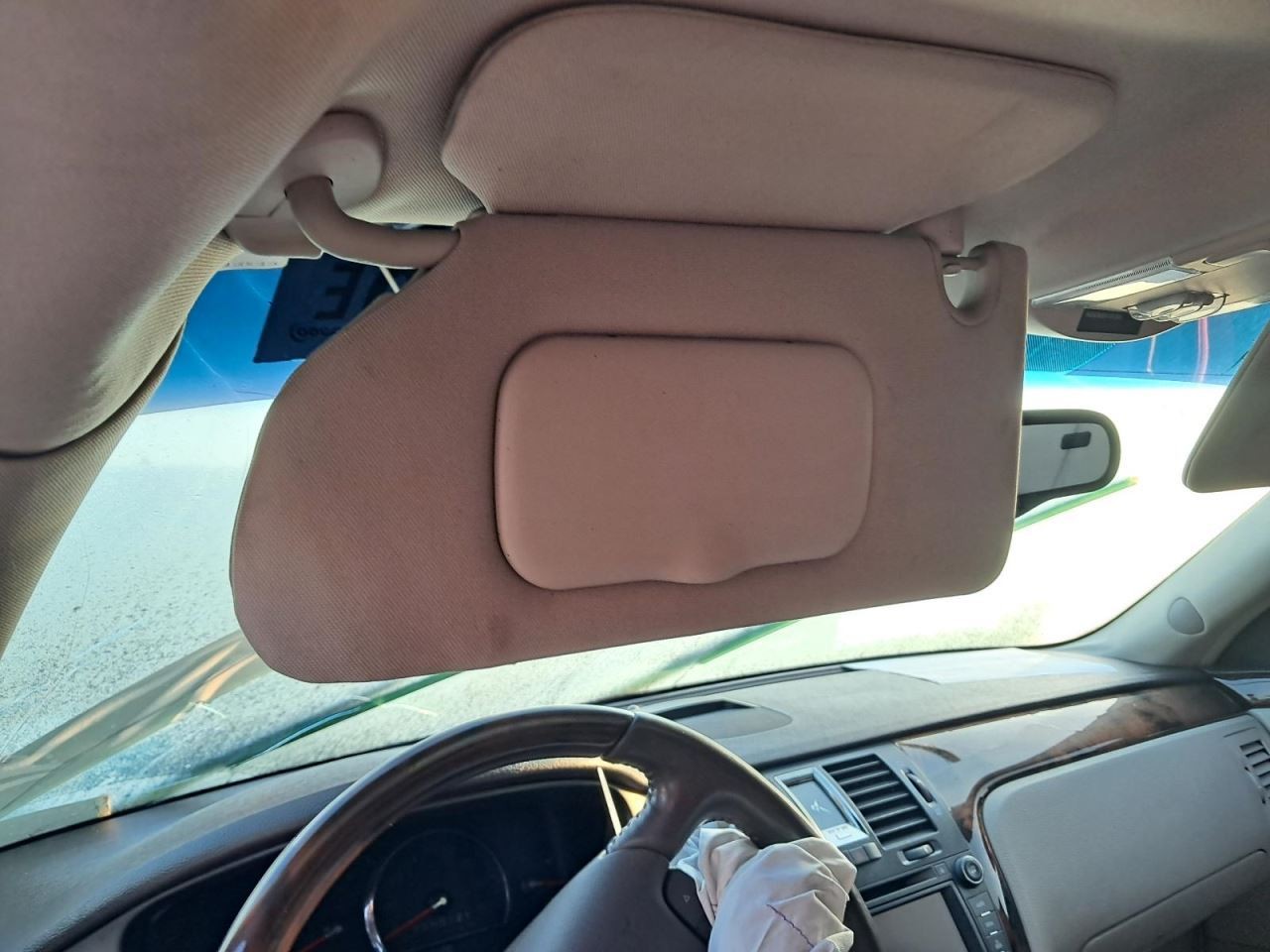 DTS 2011 Glove Box 4776953