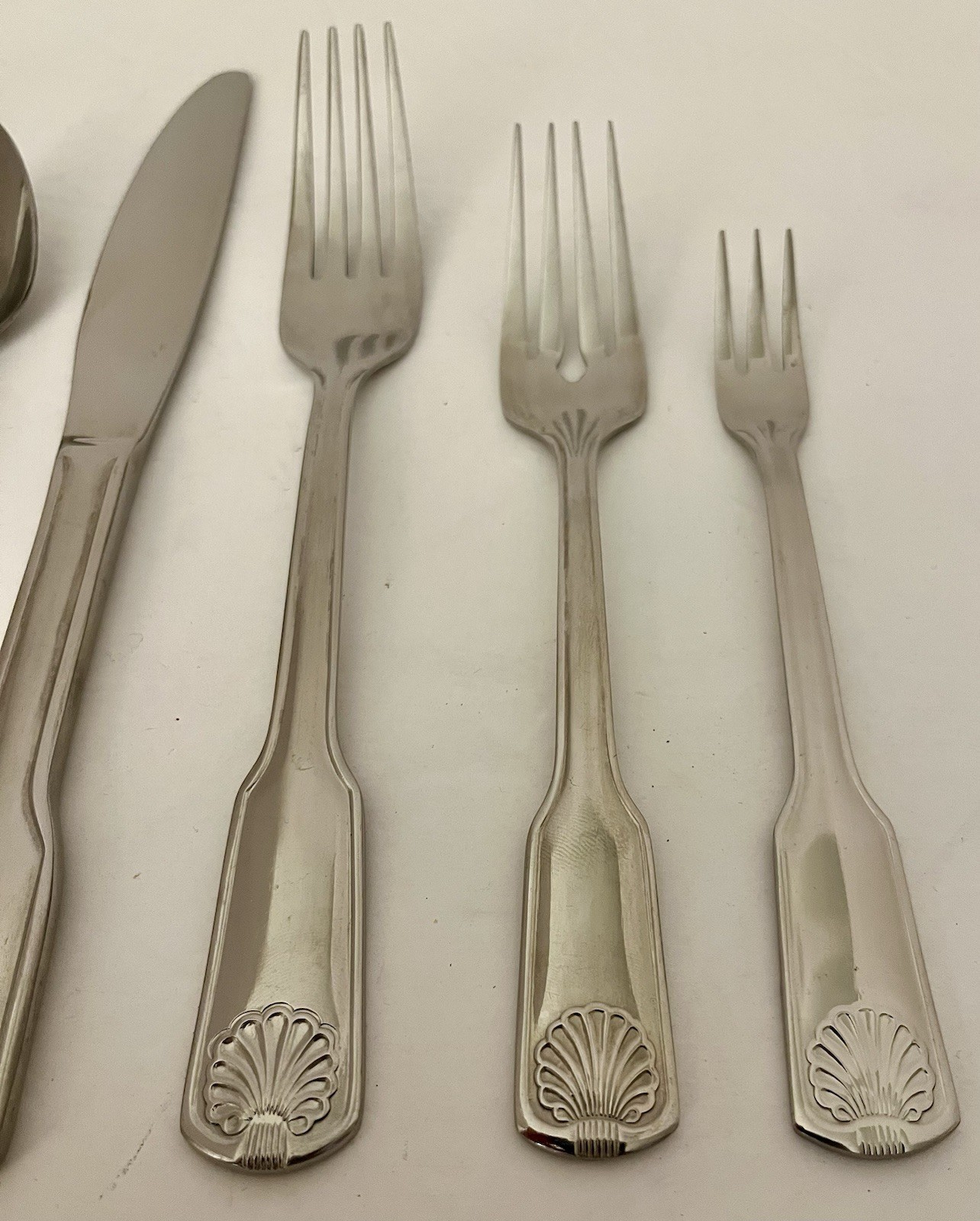 Cambridge Stainless Steel Shell Flatware 7 Piece Place Setting