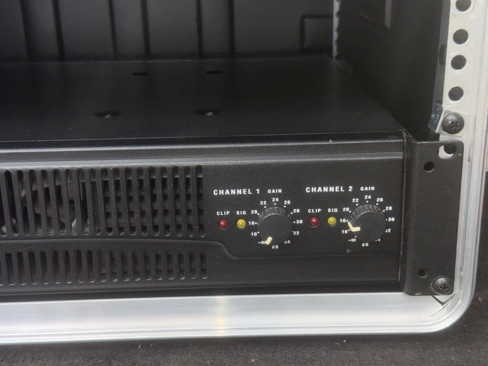 QSC RMX 2450 Power Amplifier + Extron SSP 7.1 Processor w/ SKB Rack Case