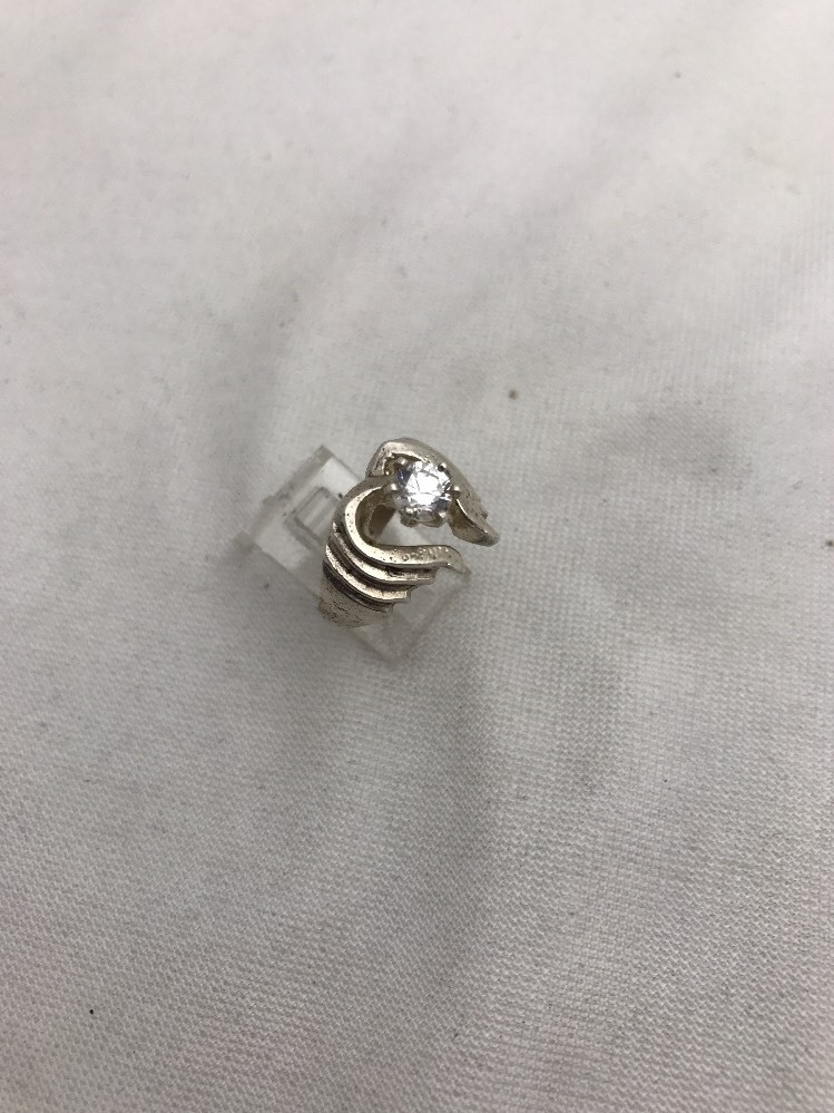 Sterling Silver .925 5.5m Round Solitaire Abstract Heart Shaped Ring