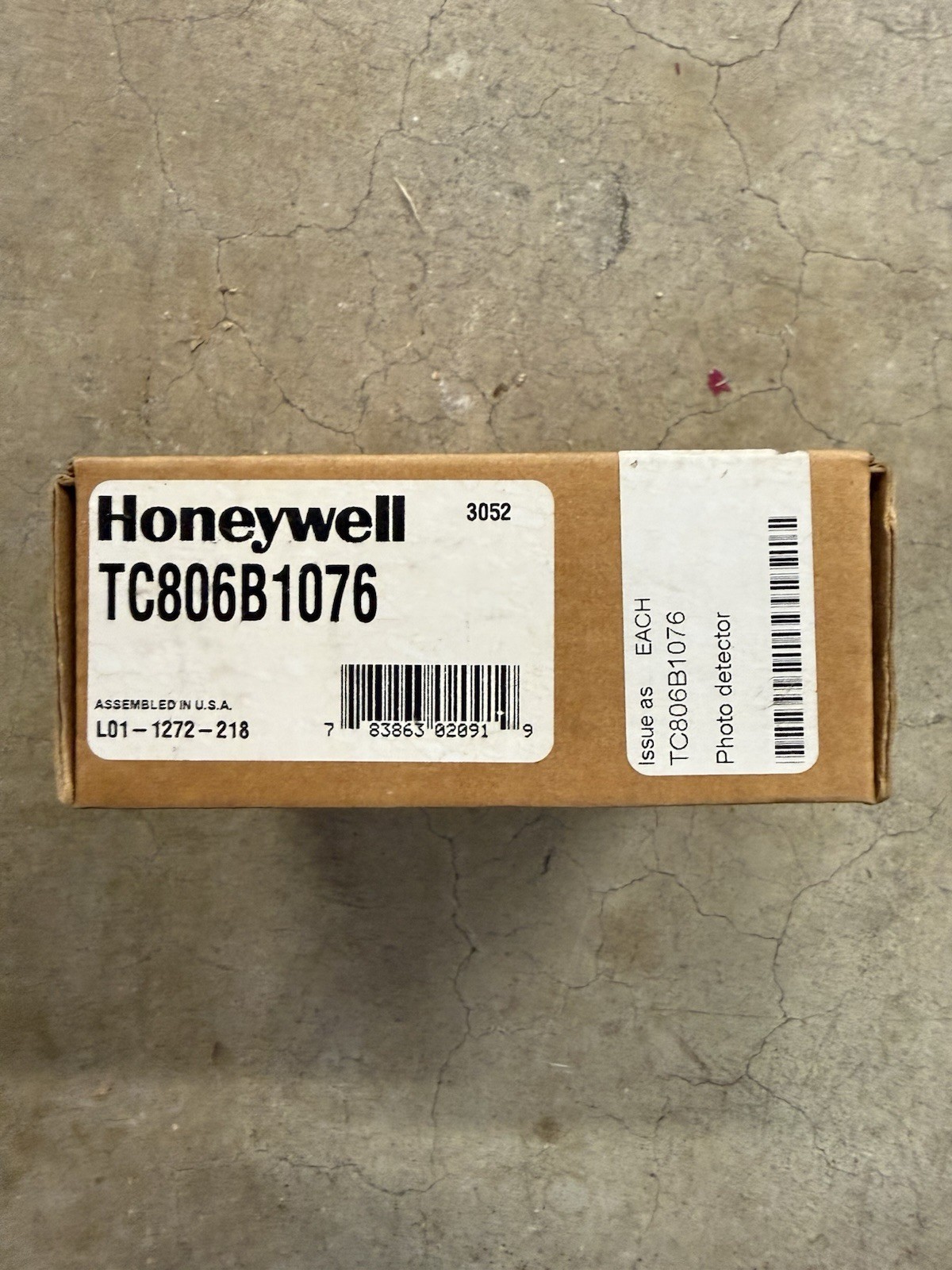 Honeywell TC806B1076 point smoke detector - Sealed / New