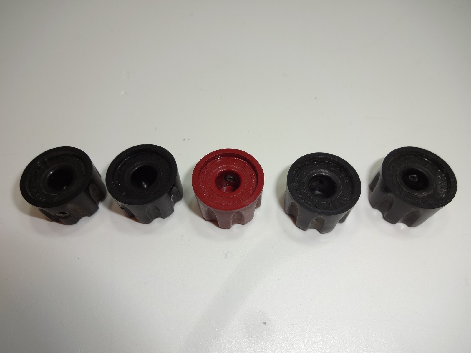 Lot of 25+10 Vintage Bakelite Daka-Ware Knobs 10 Chicken Head
