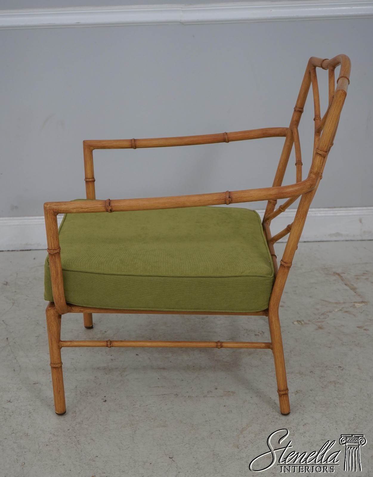 F60374: Bamboo Form Modern Design Aluminum Patio Chair
