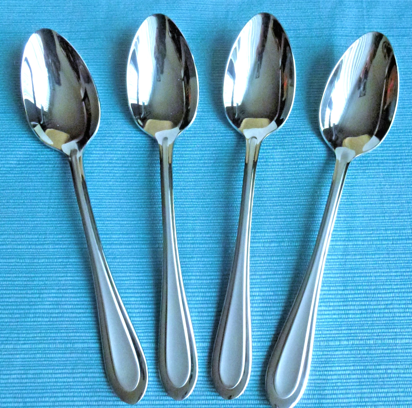New Oneida JOANN /JOANNE Set of 4 Oval Soup Spoons Stainless Flatware (7 1/8")