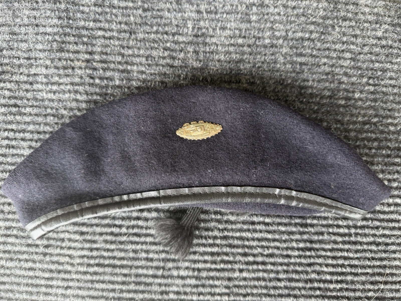 Iraq Saddam Hussein tank T72 fedayeen army badge desert storm 1990 Beret
