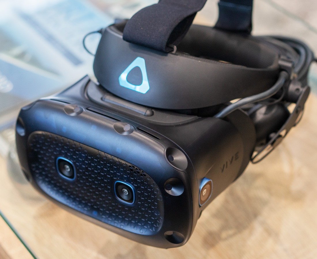 HTC VIVE Cosmos Elite Virtual Reality VR Headset + Main Cable