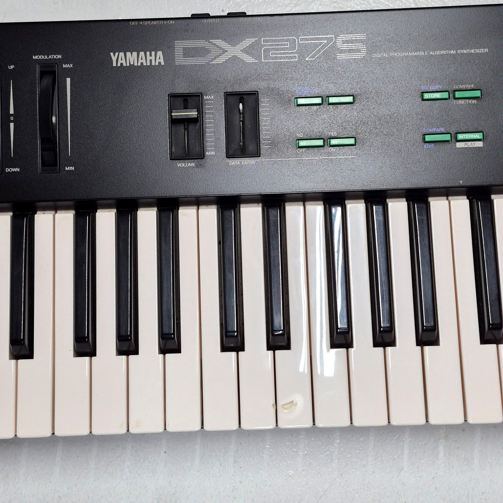 Yamaha DX27S FM Digital Programable Algorithm 61 Key Synthesizer Vtg 80's Japan